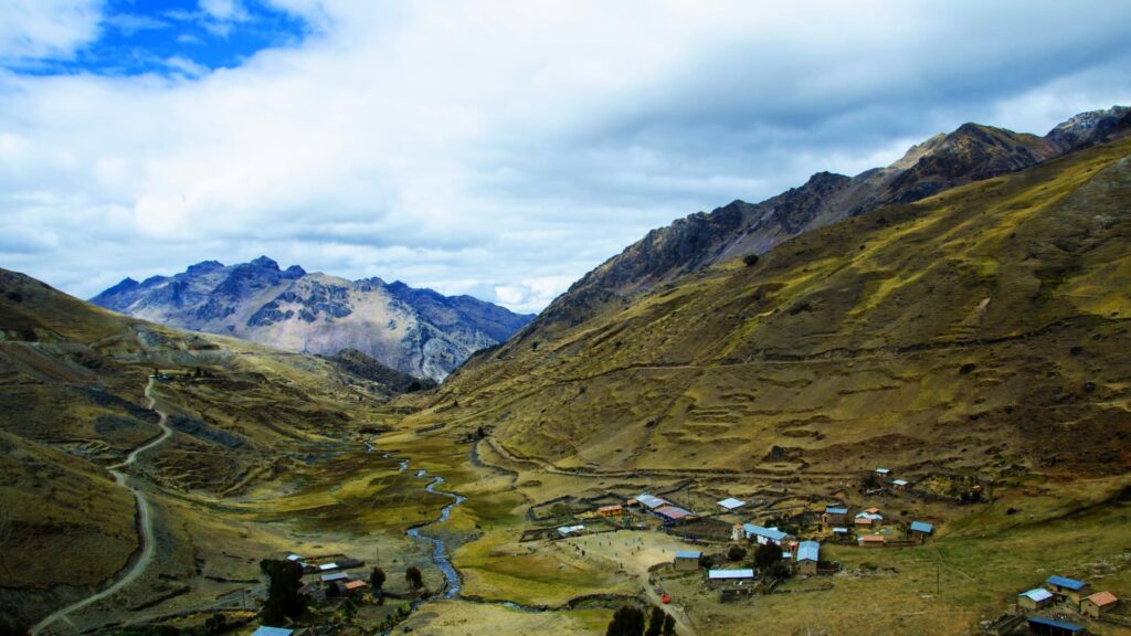 Lares Trek to Machupicchu 4 Days /3 Nights