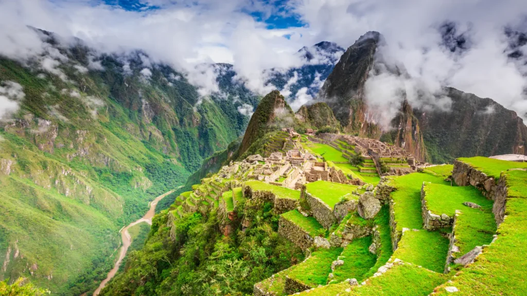 Machu Picchu Private Transit Strategies to Avoid Tourist Crowds