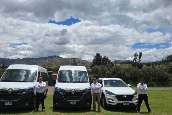Tourist Minivan Services: Your Andean Safety Shield